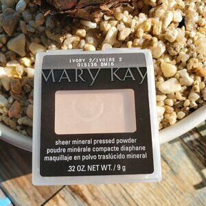 Ivory 2 - Mary Kay Sheer Mineral Pressed Powder - Discontinued
